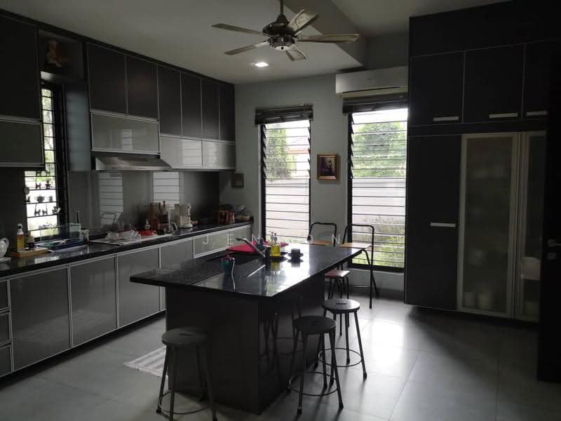 Bungalow House untuk Dijual di Taman Ampang Utama (Ampang) - Jenson Low - Kitchen - PropertyGuru.com.my