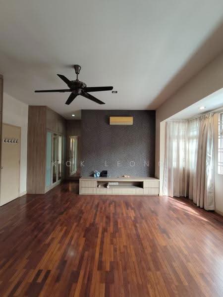 2-storey Terraced House for Sale in Kemuning Utama (Shah Alam) - Kok Leong Chan - Master Bedroom - PropertyGuru.com.my