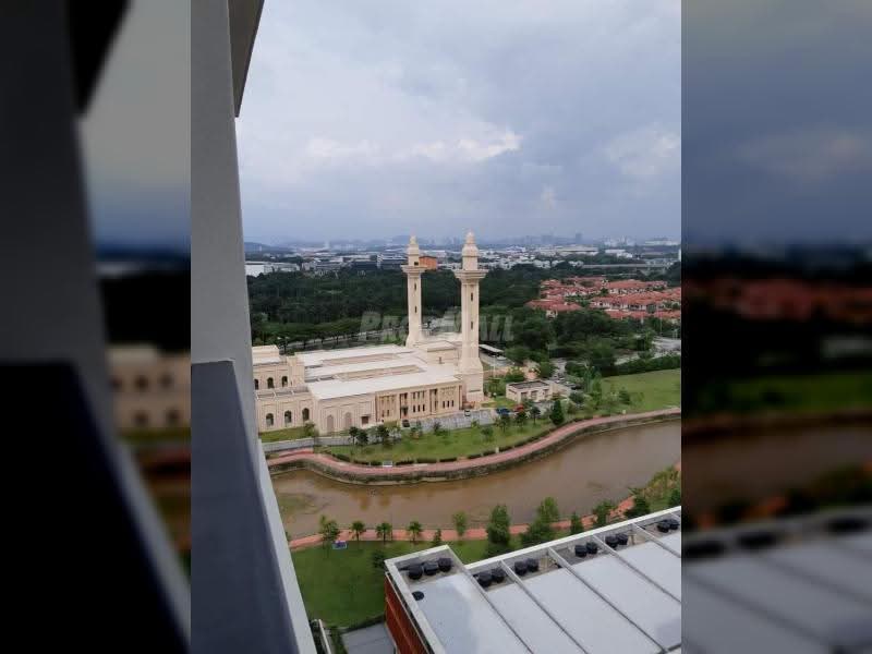 Kediaman Servis untuk Dijual di Suria Residence - Fazie Noor - View - PropertyGuru.com.my