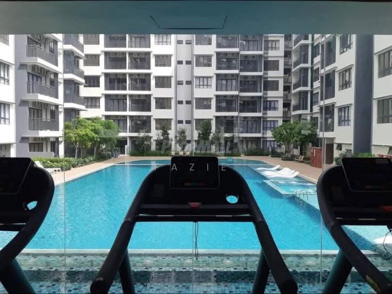 Kediaman Servis untuk Dijual di Suria Residence - Fazie Noor - Pool - PropertyGuru.com.my
