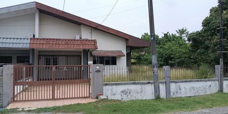 Semi-Detached House for Sale in Melaka (Melaka) - Kah Chin Tay - Exterior - PropertyGuru.com.my