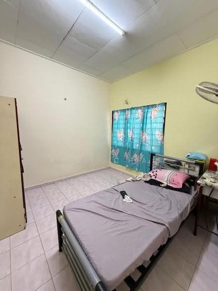 1-storey Terraced House for Sale in Pasir Gudang (Johor) - Eddy Chan - Bedroom - PropertyGuru.com.my