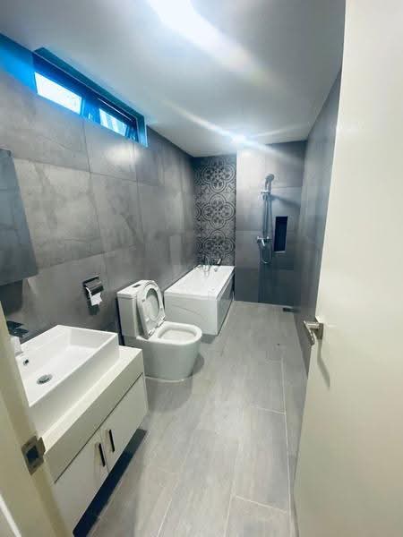 Kediaman Servis untuk Dijual di Arte Mont Kiara - Yubi Leong - Bathroom - PropertyGuru.com.my