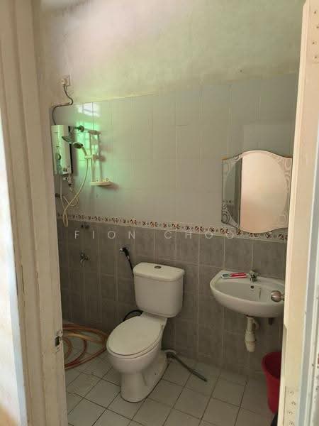 1-storey Terraced House for Rent in Taman Impian Emas (Skudai) - Fion Choo - Bathroom - PropertyGuru.com.my