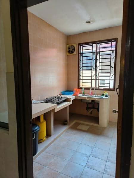 1-storey Terraced House for Rent in Taman Impian Emas (Skudai) - Fion Choo - Kitchen - PropertyGuru.com.my