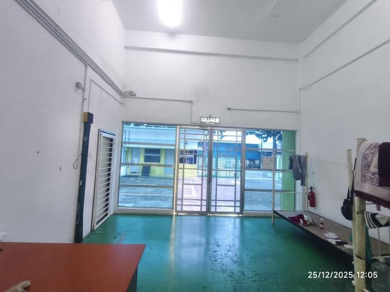 Kilang untuk Disewa di Taman Industri Alam Jaya (Puncak Alam) - Rey Yap - Entrance - PropertyGuru.com.my