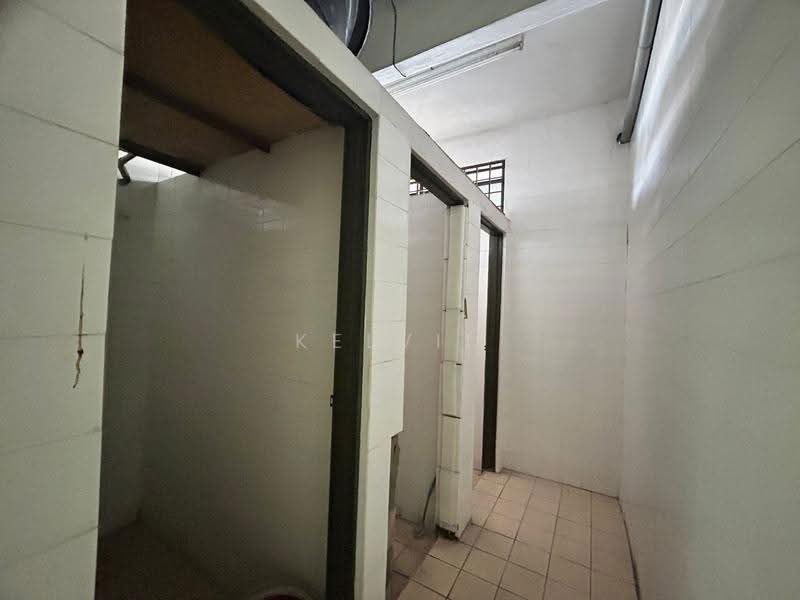 Semi-D Factory for Rent in Ipoh (Perak) - Kelvin Chong - Bathroom - PropertyGuru.com.my