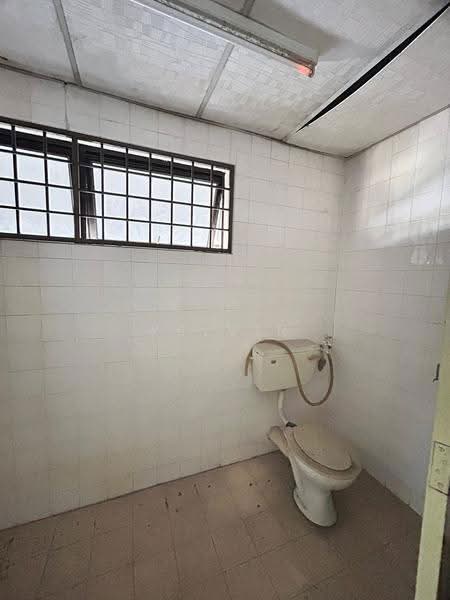 Semi-D Factory for Rent in Ipoh (Perak) - Kelvin Chong - Bathroom - PropertyGuru.com.my