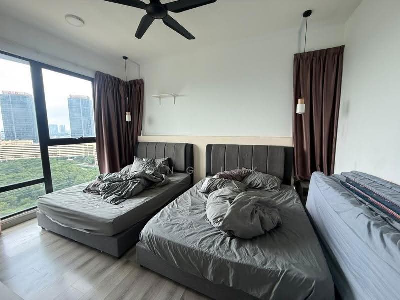 Kediaman Servis untuk Dijual di Southkey Mosaic - Fong Lik - Bedroom - PropertyGuru.com.my