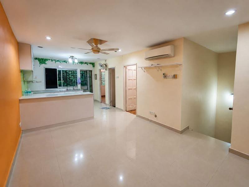 Townhouse for Sale in Kota Kemuning (Shah Alam) - Kho Daniel - Living Room - PropertyGuru.com.my