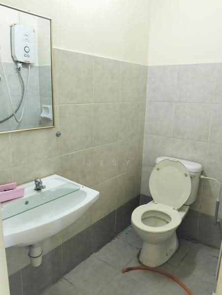 Rumah Teres 2-Tingkat untuk Disewa di Setia Tropika (Johor Bahru) - Jesy Tey - Bathroom - PropertyGuru.com.my