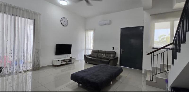 2-storey Terraced House for Sale in Telok Panglima Garang (Selangor) - Elaine Lee - Living Room - PropertyGuru.com.my