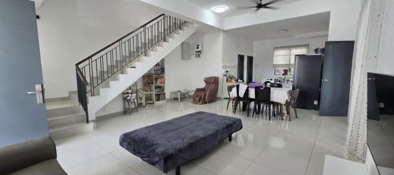 2-storey Terraced House for Sale in Telok Panglima Garang (Selangor) - Elaine Lee - Living Room - PropertyGuru.com.my