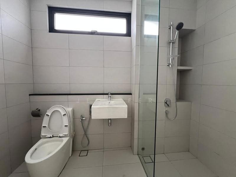 Semi-Detached House for Sale in Bandar Gamuda Gardens (Rawang) - Jennifer Teo - Bathroom - PropertyGuru.com.my