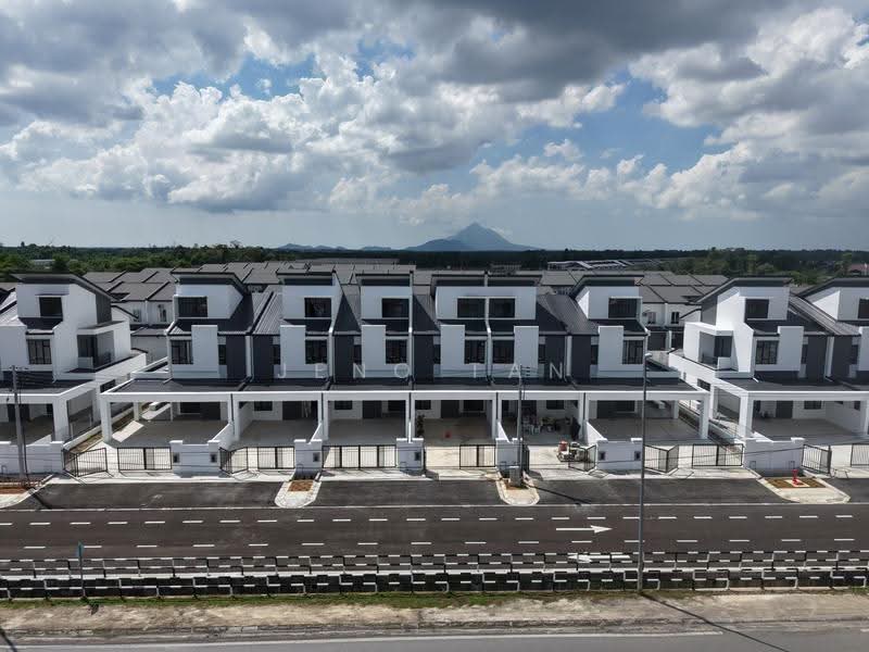 2.5-storey Terraced House for Sale in Kuching (Sarawak) - Jeno Tan - Exterior - PropertyGuru.com.my