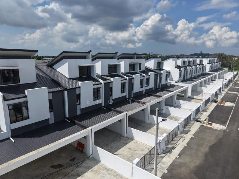 2.5-storey Terraced House for Sale in Kuching (Sarawak) - Jeno Tan - Exterior - PropertyGuru.com.my