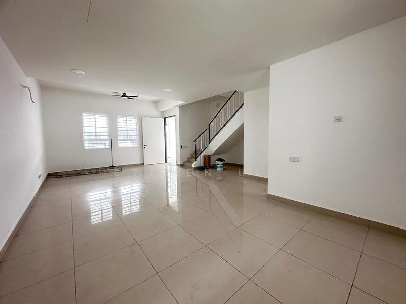 2-storey Terraced House for Sale in Bandar Country Homes (Rawang) - Steven Lee - Living Room - PropertyGuru.com.my