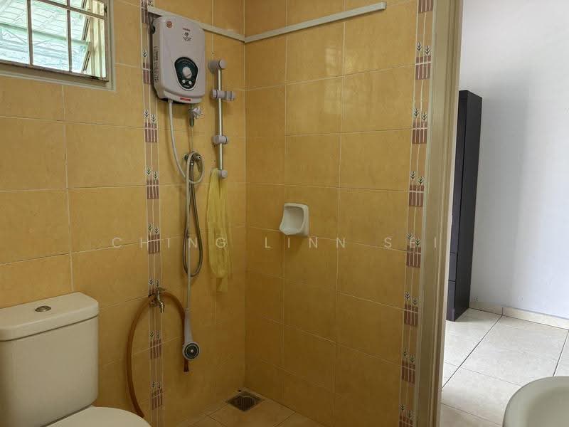 Semi-Detached House for Sale in Taman Seri Songket (Batu Berendam) - Ching Linn Sei - Bathroom - PropertyGuru.com.my