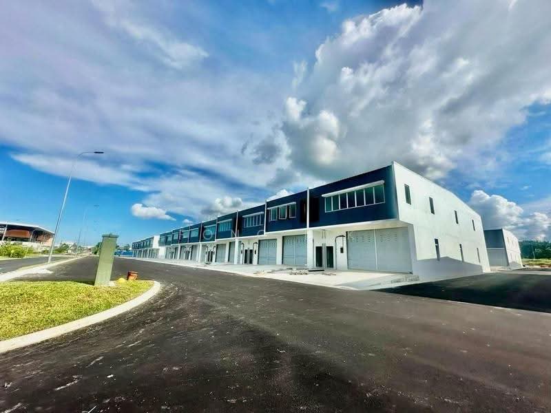 Kilang Teres untuk Disewa di Bandar Indahpura (Kulai) - Fong Lik - Exterior - PropertyGuru.com.my