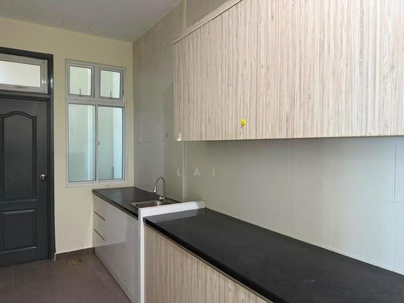 Kediaman Servis untuk Disewa di THE SENAI GARDEN (PANGSAPURI IMPIAN SENAI) - Lai Kok Seng - Kitchen - PropertyGuru.com.my