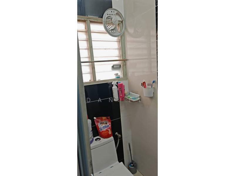Flat for Sale at Seri Pulai - Daniel Yong - Bathroom - PropertyGuru.com.my