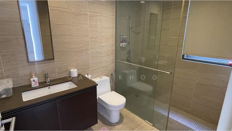 Kondominium untuk Dijual di By The Sea - Gary Khoo - Bathroom - PropertyGuru.com.my