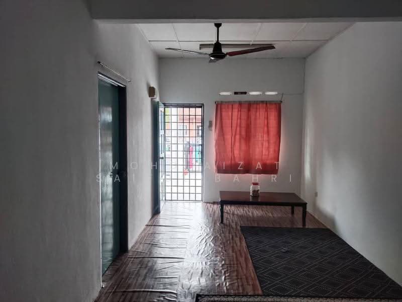 Rumah Teres 1-Tingkat untuk Dijual di Taman Banting Baru (Banting) - Mohd Aizat Saiful Bahri - Living Room - PropertyGuru.com.my