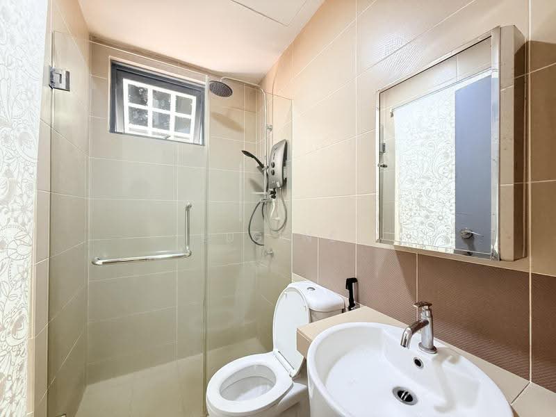 Service Residence for Rent at Amerin Residence - Eugene Goh - Master Bathroom - PropertyGuru.com.my