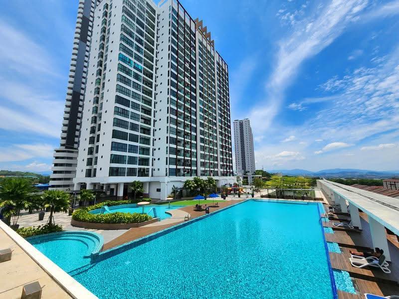 Service Residence for Rent at Amerin Residence - Eugene Goh - Swimming Pool - PropertyGuru.com.my
