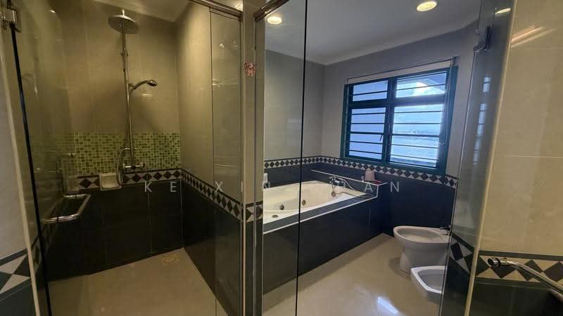 Kondominium untuk Dijual di The Straits View Condominium - Ke Xin Chan - Bathroom - PropertyGuru.com.my