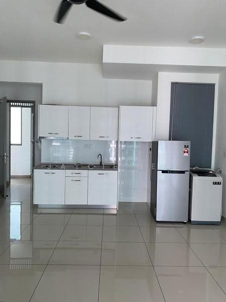 Kediaman Servis untuk Disewa di Cybersquare - Jaycie Hew - Kitchen - PropertyGuru.com.my