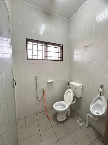 Semi-D Factory for Rent in Kawasan Perindustrian Ringan Bercham (Ipoh) - Kelvin Chong - Bathroom - PropertyGuru.com.my