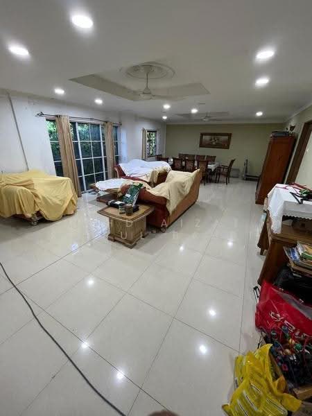 Bungalow House untuk Dijual di Kajang (Selangor) - Mohd Aizat Saiful Bahri - Living Room - PropertyGuru.com.my