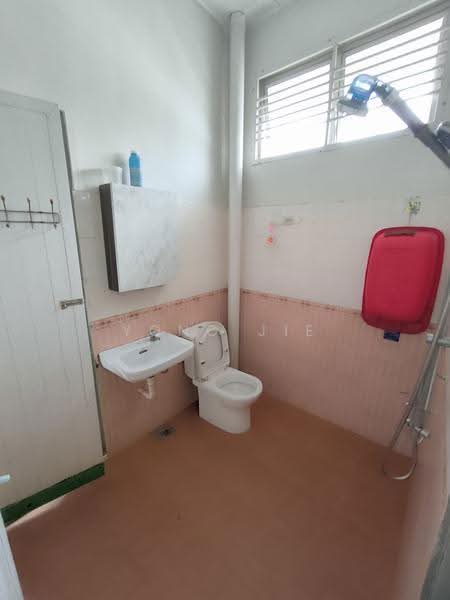 2-storey Terraced House for Rent in Taman Pulai Utama (Skudai) - Yong Jie - Bathroom - PropertyGuru.com.my