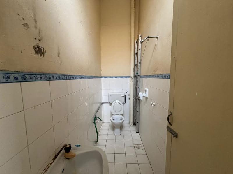 Rumah Teres 2-Tingkat untuk Disewa di Bukit Beruntung (Serendah) - Vincent Tan - Bathroom - PropertyGuru.com.my