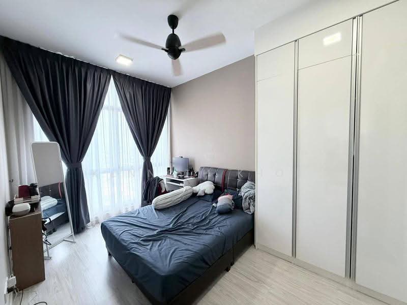 Kediaman Servis untuk Dijual di Setia Sky 88 - Kenneth Khor - Bedroom - PropertyGuru.com.my