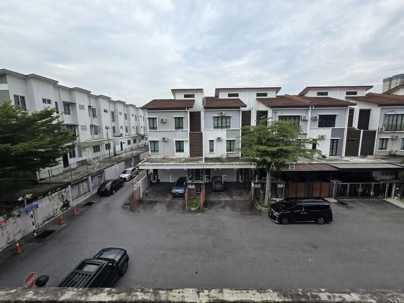 Townhouse for Rent in Taman Tropika 2 (Kajang) - Zairul Asrah Zulkefli - Exterior - PropertyGuru.com.my
