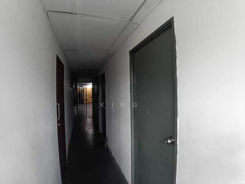Shop for Sale in Ulu Kelang (Kuala Lumpur) - King Wha - Corridor - PropertyGuru.com.my