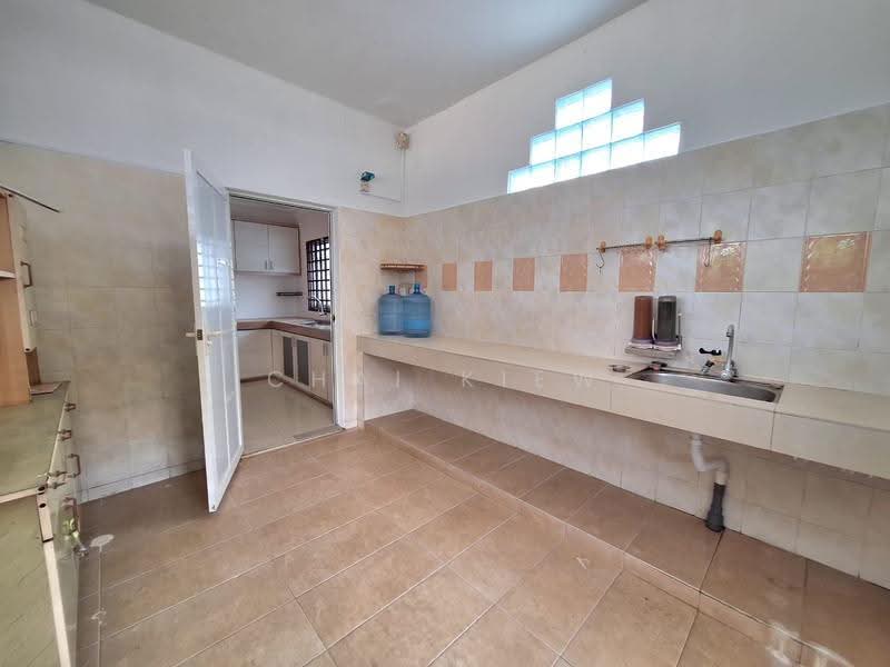 Rumah Teres 2-Tingkat untuk Disewa di Bukit Setongkol (Kuantan) - Chai Kiew Tiong - Kitchen - PropertyGuru.com.my