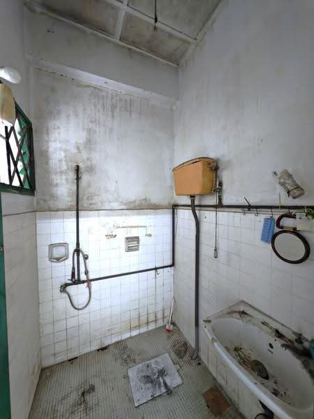 1-storey Terraced House for Sale in Taman Daya (Johor Bahru) - Karl Lim - Bathroom - PropertyGuru.com.my