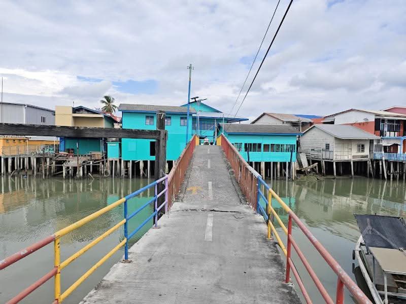 1-storey Terraced House for Sale in Pelabuhan Klang (Selangor) - Dennix Chin - Exterior - PropertyGuru.com.my