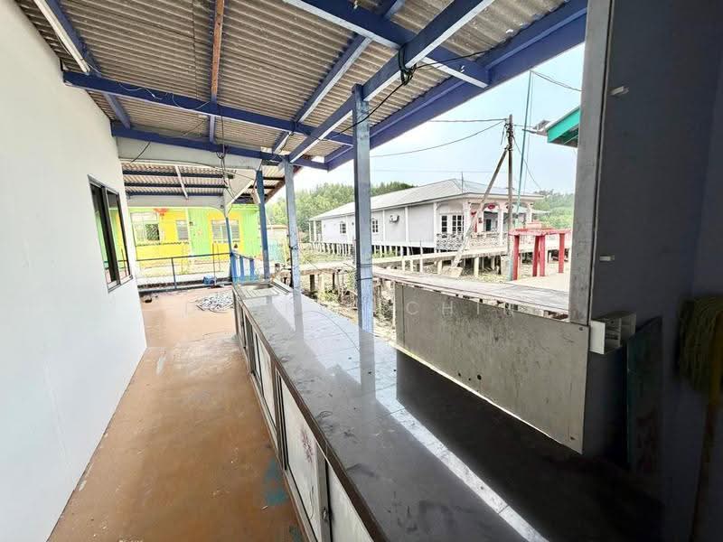 1-storey Terraced House for Sale in Pelabuhan Klang (Selangor) - Dennix Chin - Exterior - PropertyGuru.com.my