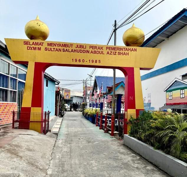 1-storey Terraced House for Sale in Pelabuhan Klang (Selangor) - Dennix Chin - Exterior - PropertyGuru.com.my