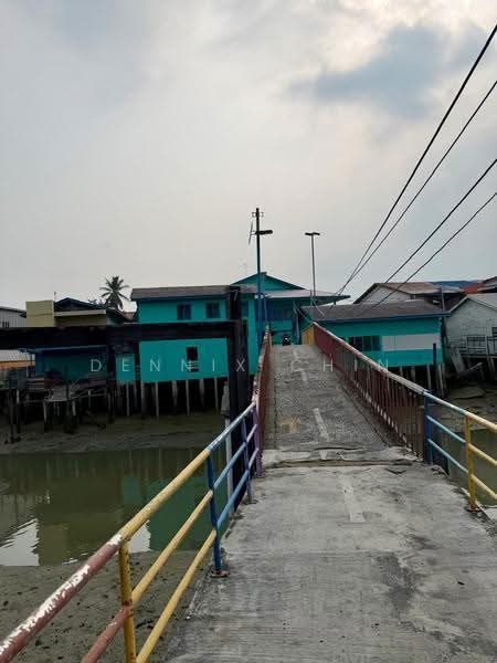 1-storey Terraced House for Sale in Pelabuhan Klang (Selangor) - Dennix Chin - Exterior - PropertyGuru.com.my