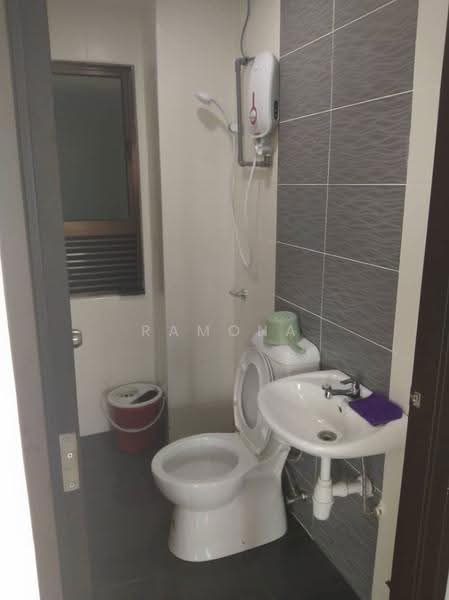Service Residence for Sale at The Heights Residence - Ramona Tan - Bathroom - PropertyGuru.com.my