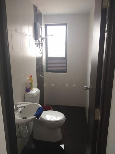 Service Residence for Sale at The Heights Residence - Ramona Tan - Bathroom - PropertyGuru.com.my