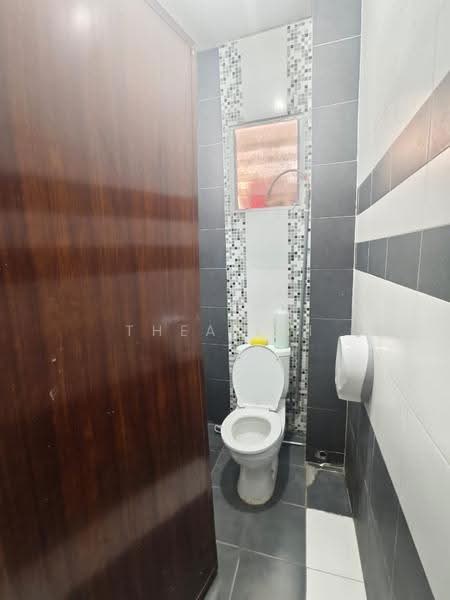Shop for Rent in Bandar Indahpura (Kulai) - Thea Lai - Bathroom - PropertyGuru.com.my