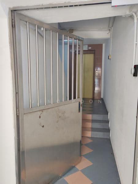 Shop / Office untuk Disewa di Kuchai Lama (Kuala Lumpur) - Jeno Poon - Entrance - PropertyGuru.com.my