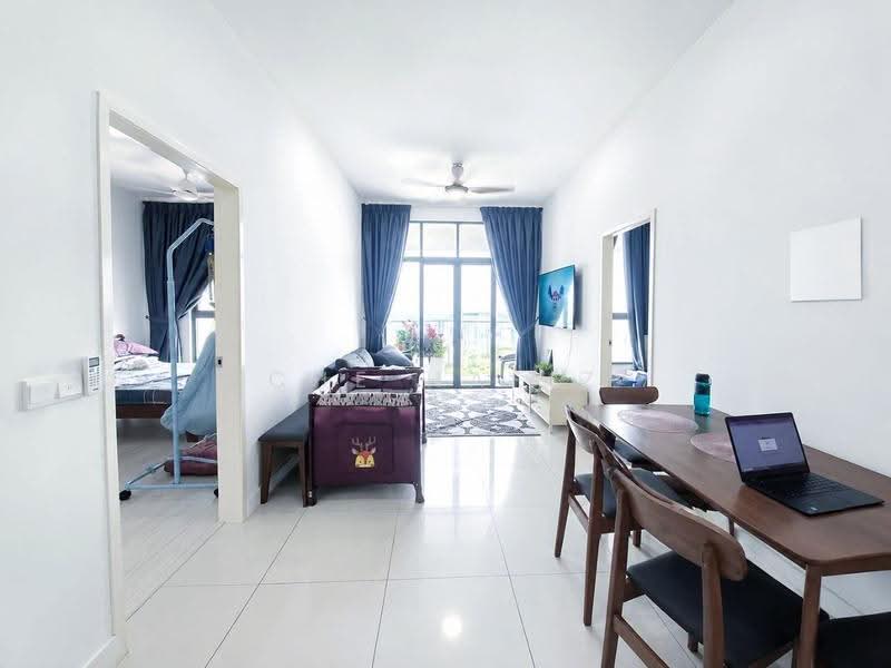 Kediaman Servis untuk Dijual di Lexa Residence @ The Quartz WM - Che Hafiz - Living Room - PropertyGuru.com.my