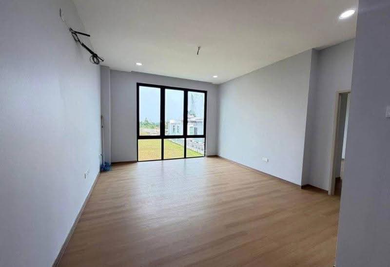 Rumah Berkembar untuk Dijual di Austin Heights (Tebrau) - Aries Lam - Living Room - PropertyGuru.com.my